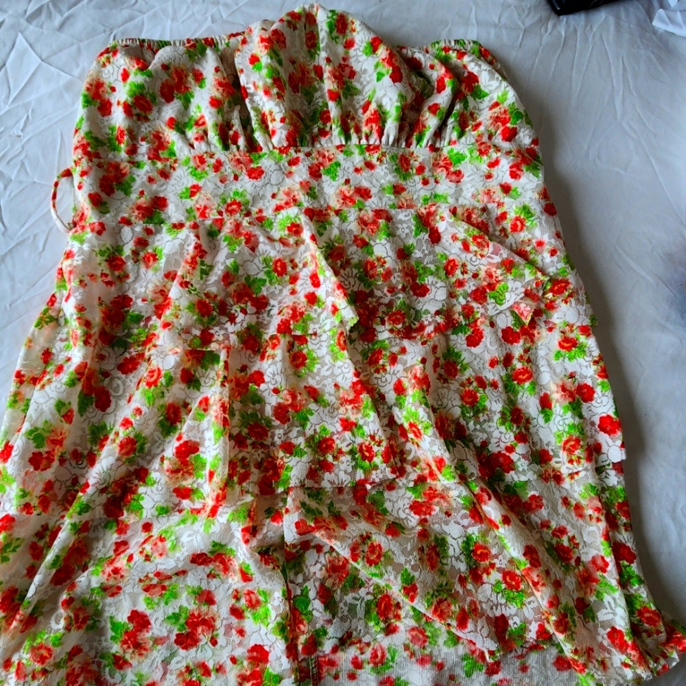 Strap leas Deb floral shirt